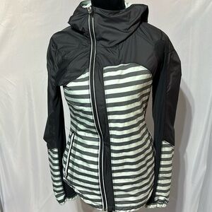 Lululemon Get Up And Glow Jacket Reflective 360 Sea Stripe Mint Moment Black 6